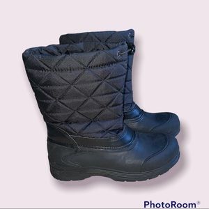 NWOT black snow boots